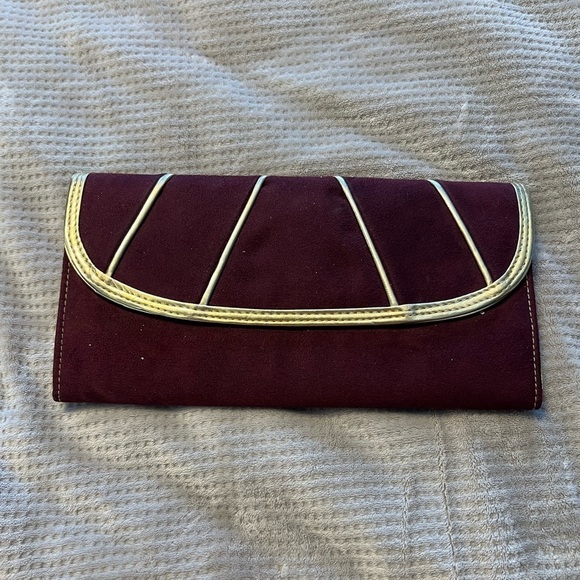 Women's Clutch - Picture 2 of 4